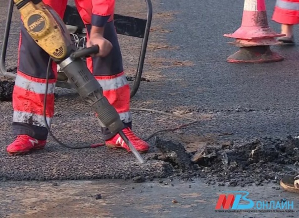 В Волгоградской области ведутся активные работы по улучшению дорог